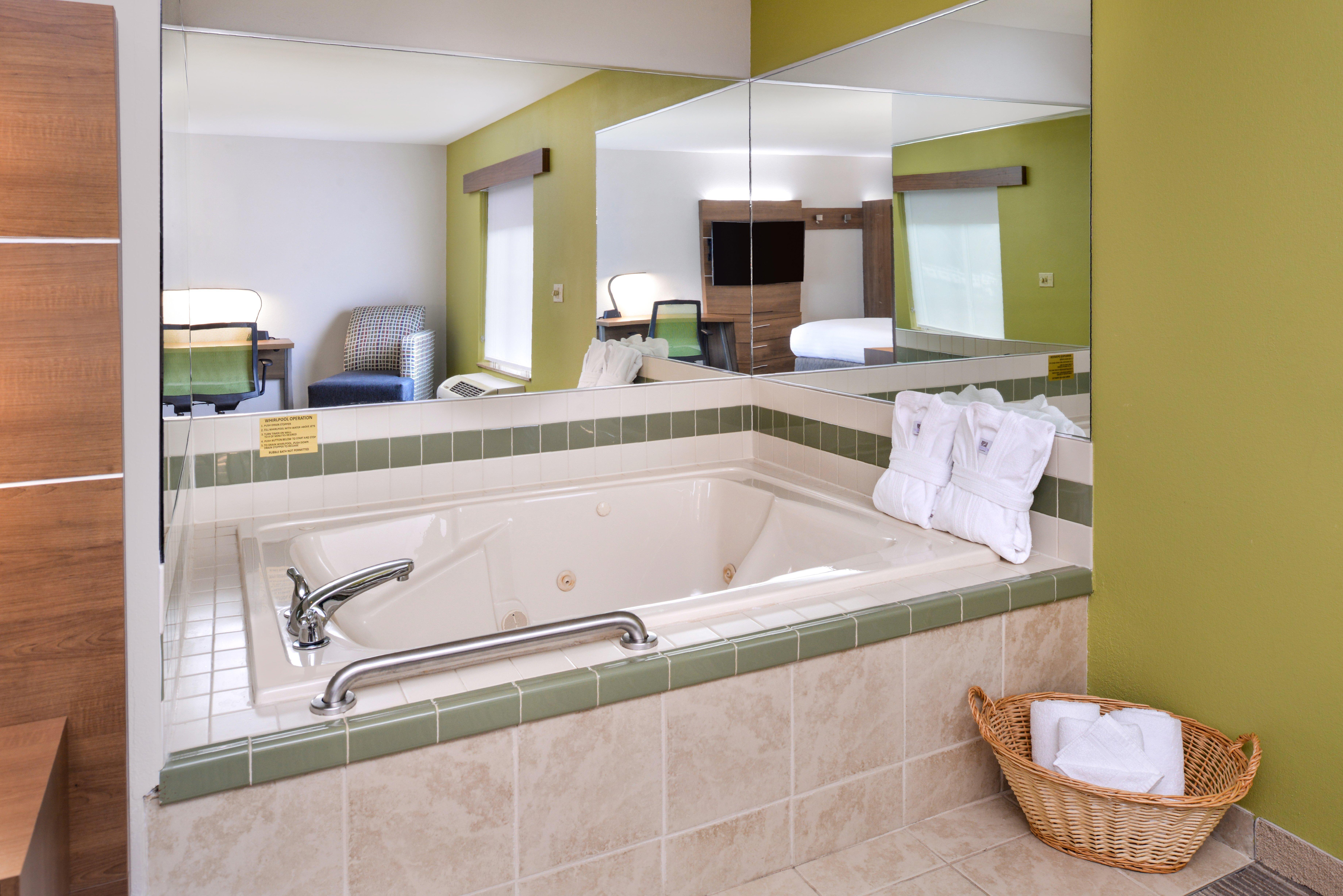 Holiday Inn Express Mineral Wells By Ihg Parkersburg Ngoại thất bức ảnh