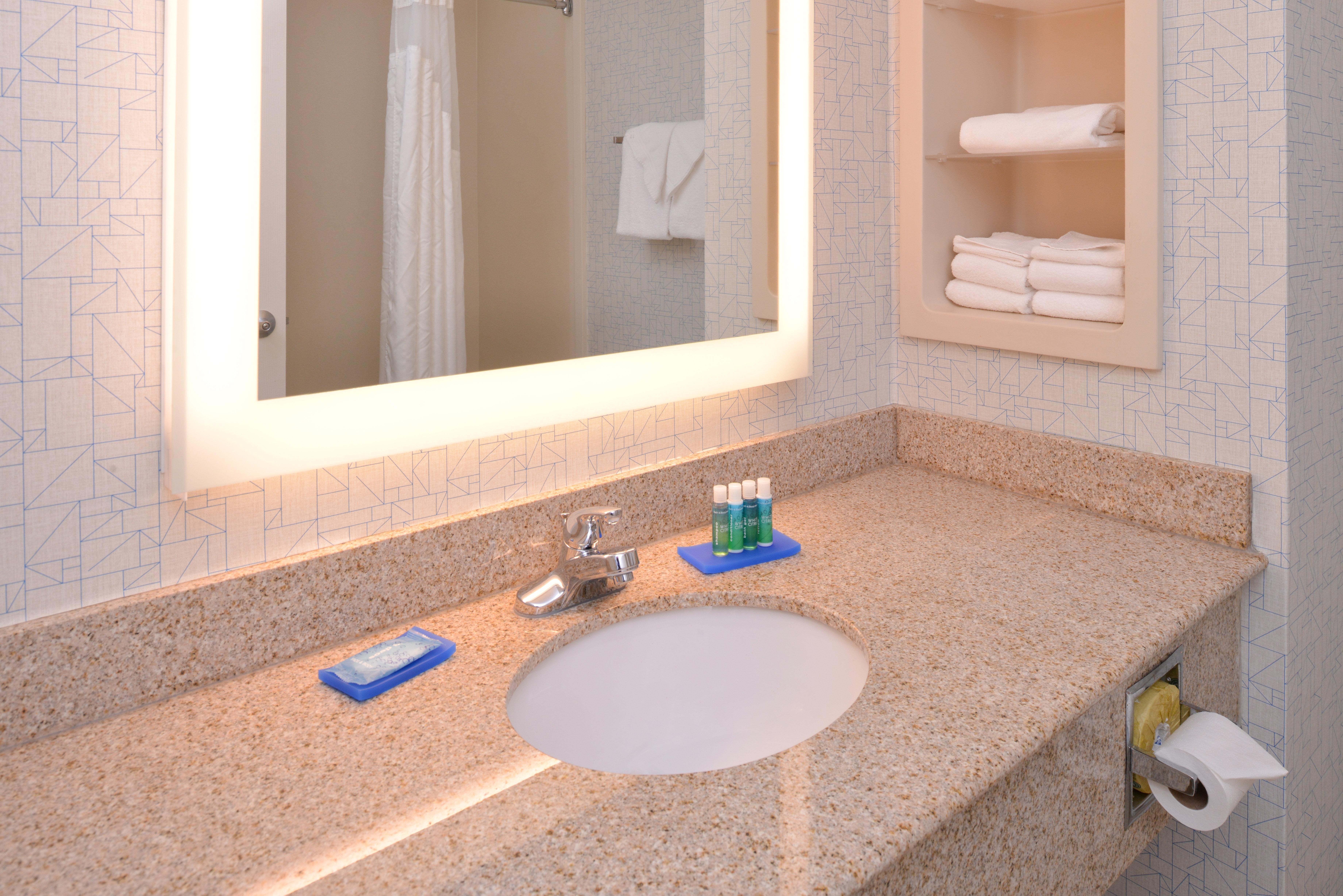 Holiday Inn Express Mineral Wells By Ihg Parkersburg Ngoại thất bức ảnh