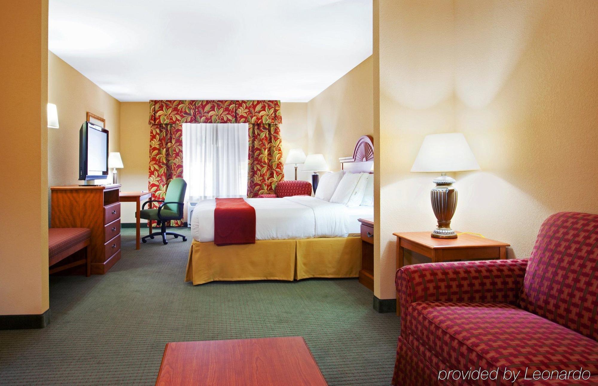 Holiday Inn Express Mineral Wells By Ihg Parkersburg Ngoại thất bức ảnh
