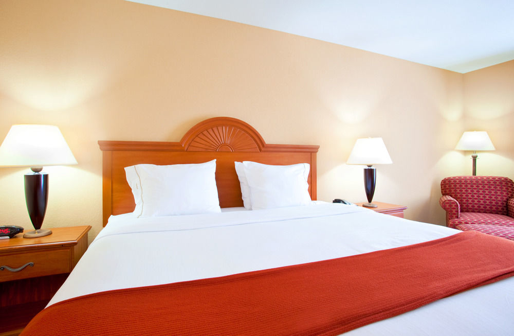 Holiday Inn Express Mineral Wells By Ihg Parkersburg Ngoại thất bức ảnh