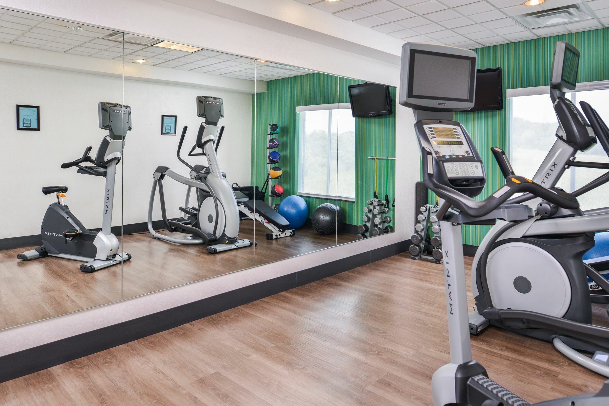Holiday Inn Express Mineral Wells By Ihg Parkersburg Ngoại thất bức ảnh