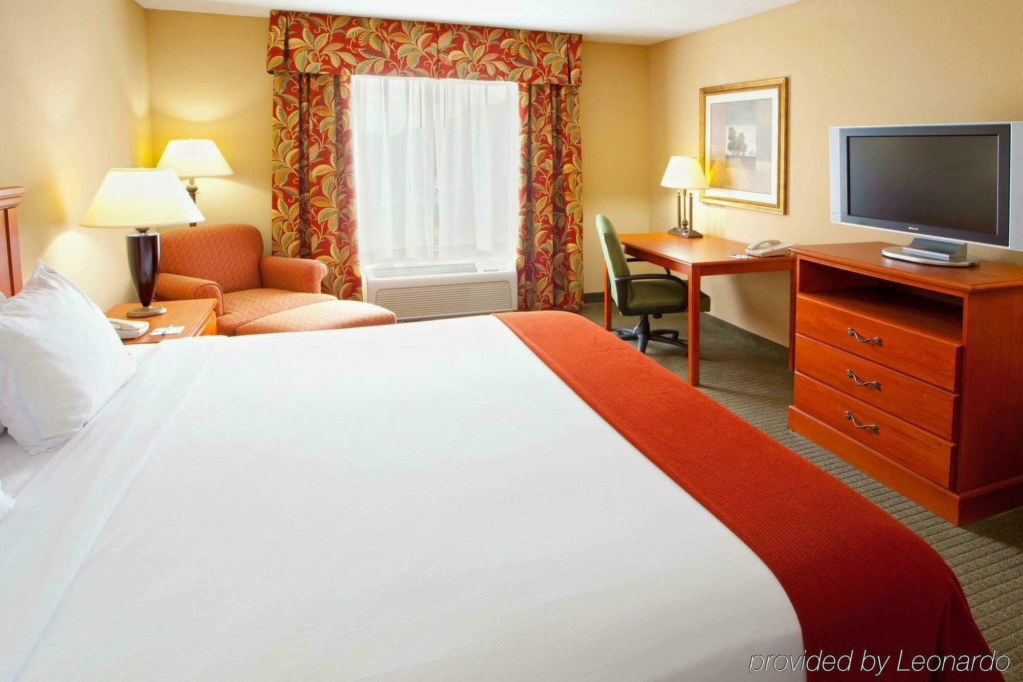 Holiday Inn Express Mineral Wells By Ihg Parkersburg Ngoại thất bức ảnh